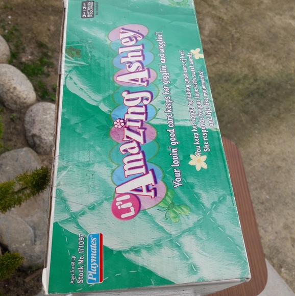 Amazing Ashley Baby Doll w Accessories Talks/Moves Arms Playmates 2001 - Picture 9 of 12